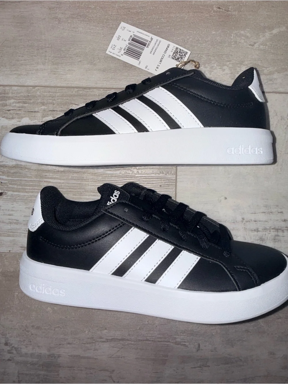 Adidas Grand Court 3.0 Kids 3.5 Black White Sneakers NWT